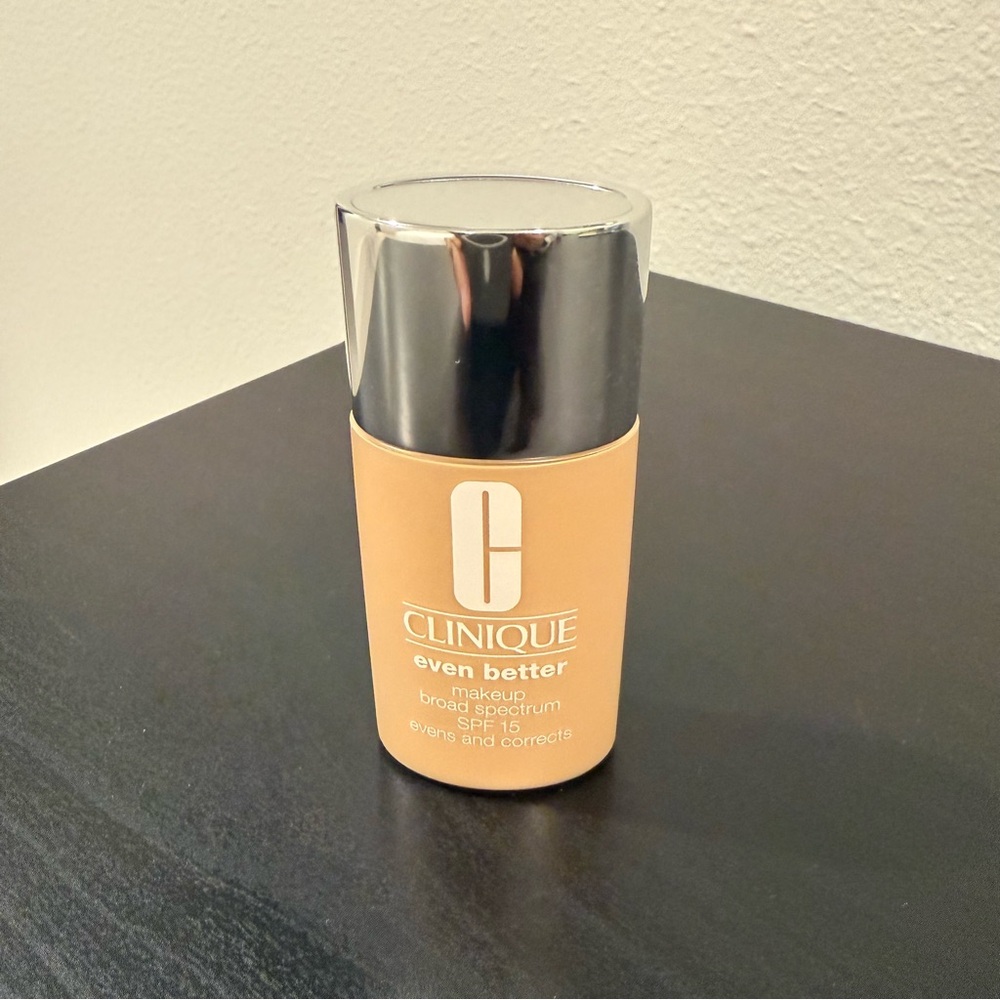 Clinique Even Better Foundation CN08 linen